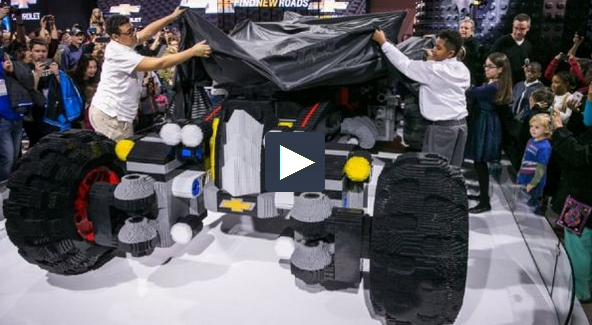 2017-01-18 07 05 46- The Lego Batman Movie So witzig trommelt Chevrolet für das Lego-Batmobil