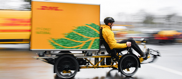 2017-03-02 11 13 46-DHL liefert Pakete jetzt auch mit Fahrrädern hessenschau.de Wirtschaft